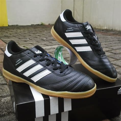 harga sepatu adidas copa mundial original